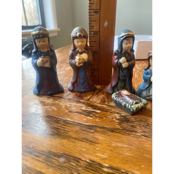 Hand-Painted Miniature Nativity Figurines Set Of 6 - Picture 3 of 4